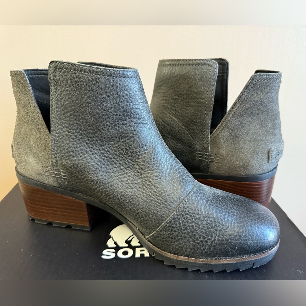 Sorel Women's Gray Ankle Booties